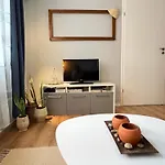 Misus City Center Апартаменты Тирана