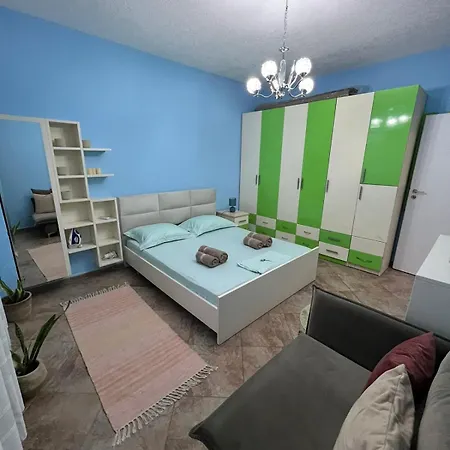 Misus City Center * Тирана